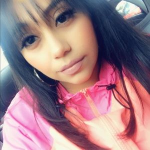 Meet your Posher, Carina l